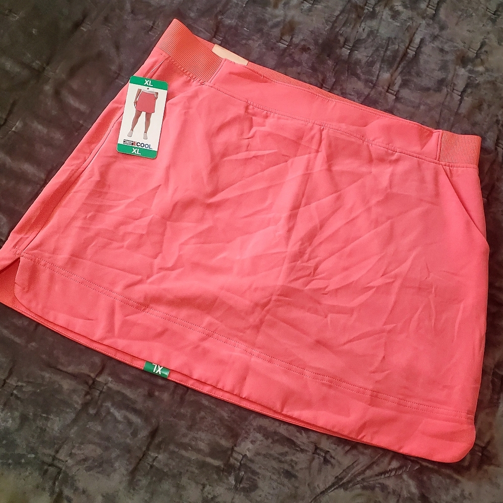 New 32° Cool Skort